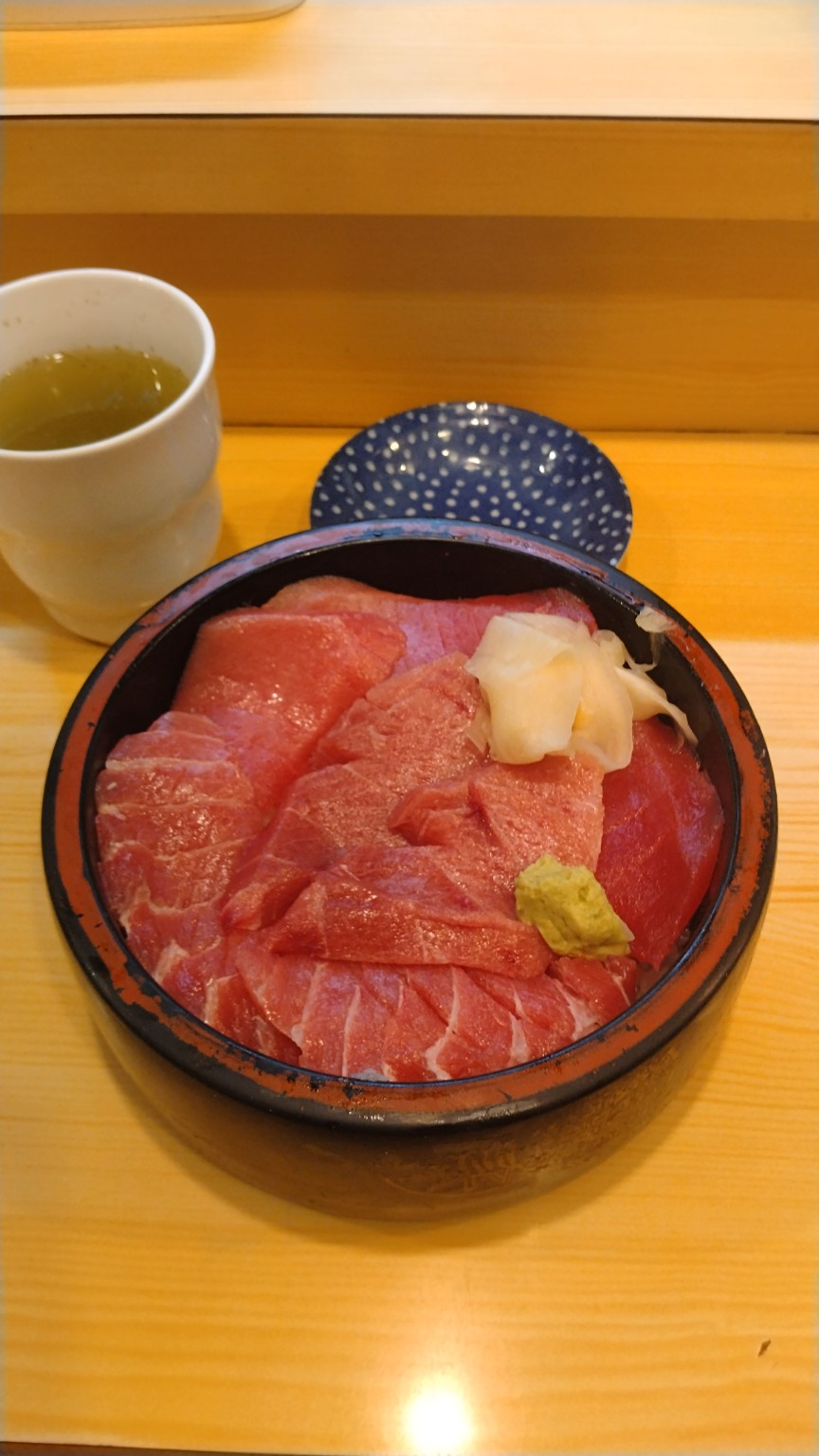 ◆【築地まぐろ屋直営】大和水産 本店で中トロ・大トロ丼を堪能してきた│至福の海鮮ランチ